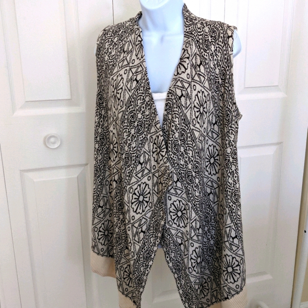 Urban Outfitters Excote Sleeveless Cardigan - Picture 2 of 4